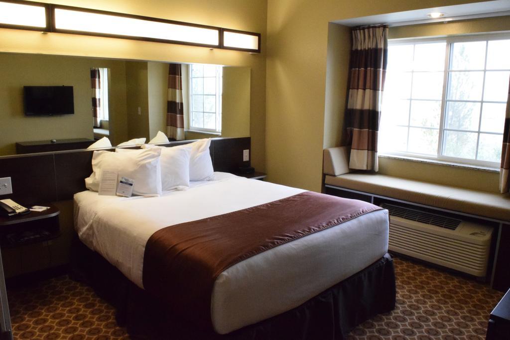 Microtel Inn And Suites Pecos Δωμάτιο φωτογραφία